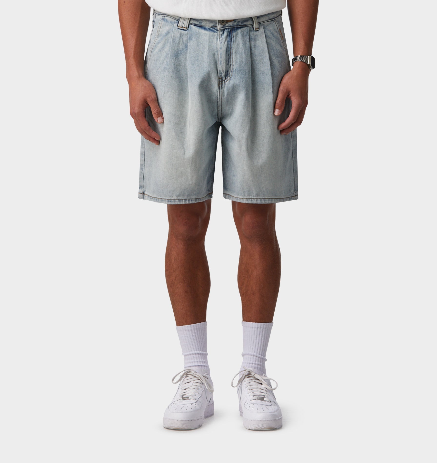 Pleated Denim Short - Light Vintage Blue